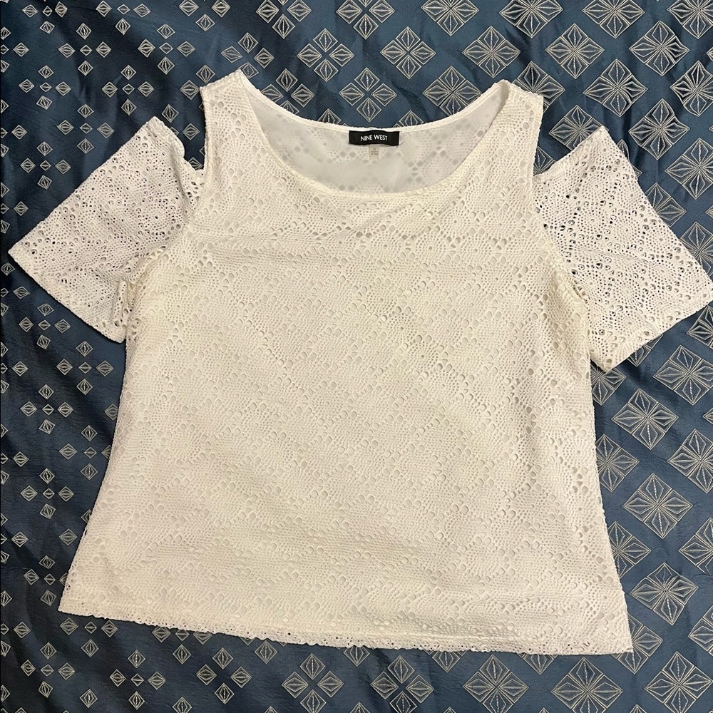 🕊white eyelet cold shoulder lined blouse